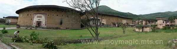 Click for larger view of Hakka earthen round houses