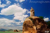 Statue of Koxinga on Gulangyu.  Locals say he keeps typhoons away, but he was out to lunch when the Oct. 1999 storm flattened us!