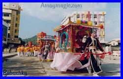 Children propped up on poles from morning to night, in annual Zougushi festival in West Fujian